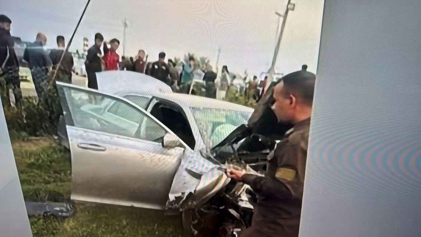 Picture of the overturned vehicle