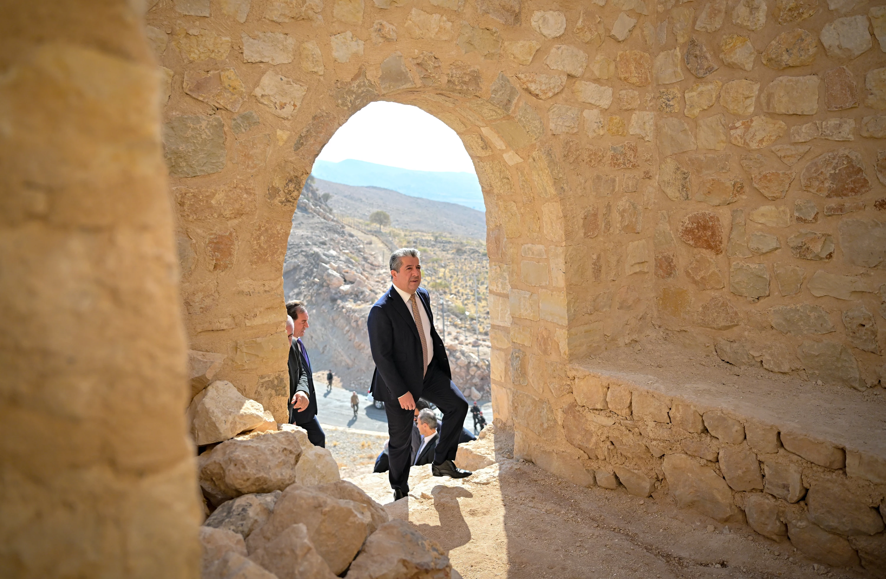 Image of PM Barzani reviews Dwin dam project, historic castle renovation