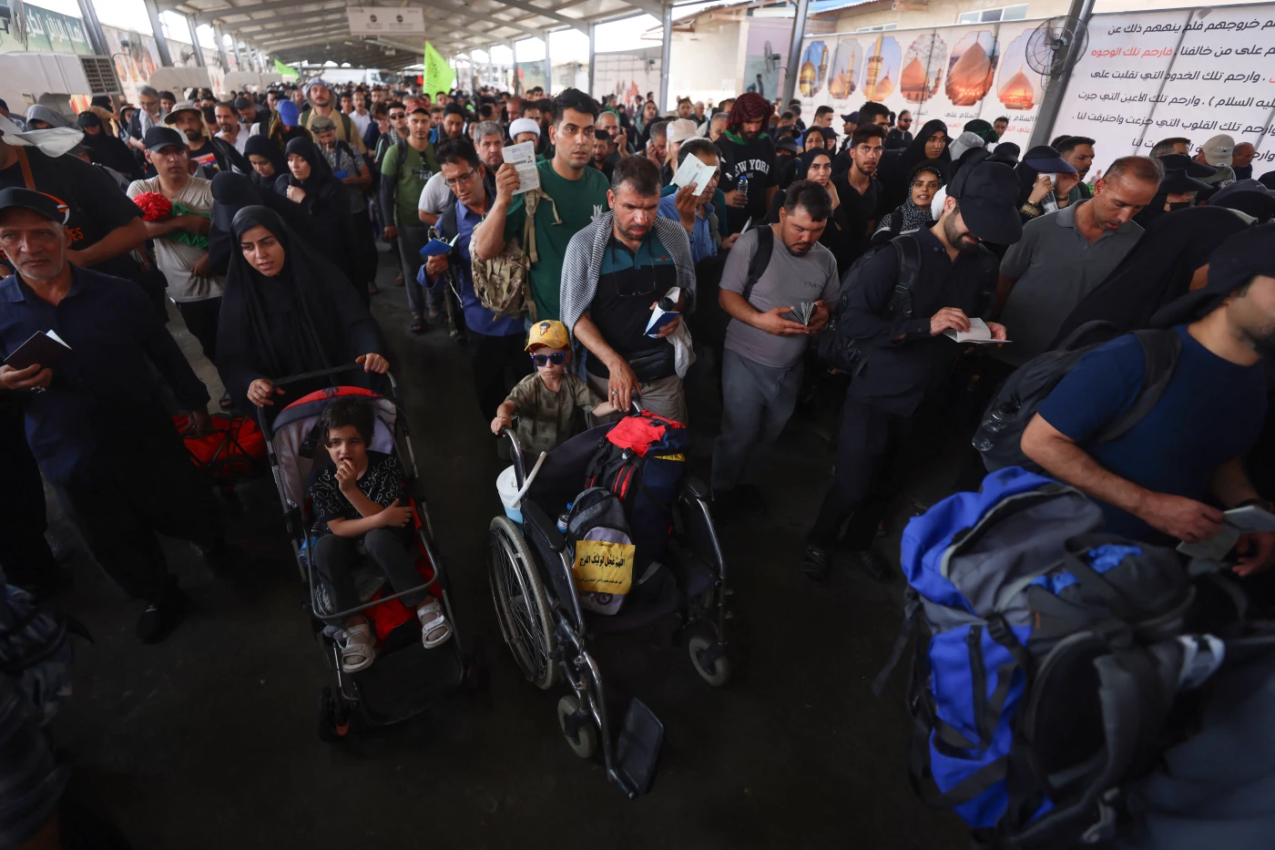 Image of Over 100,000 Arbaeen pilgrims cross Haji Omaran gateway