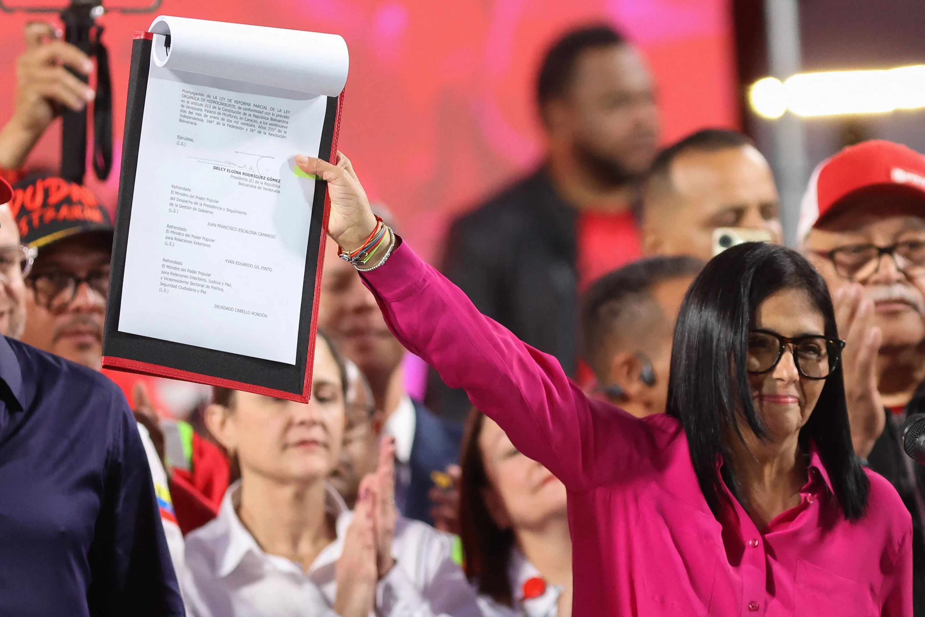 Image of Venezuela opens up oil sector to US firms 