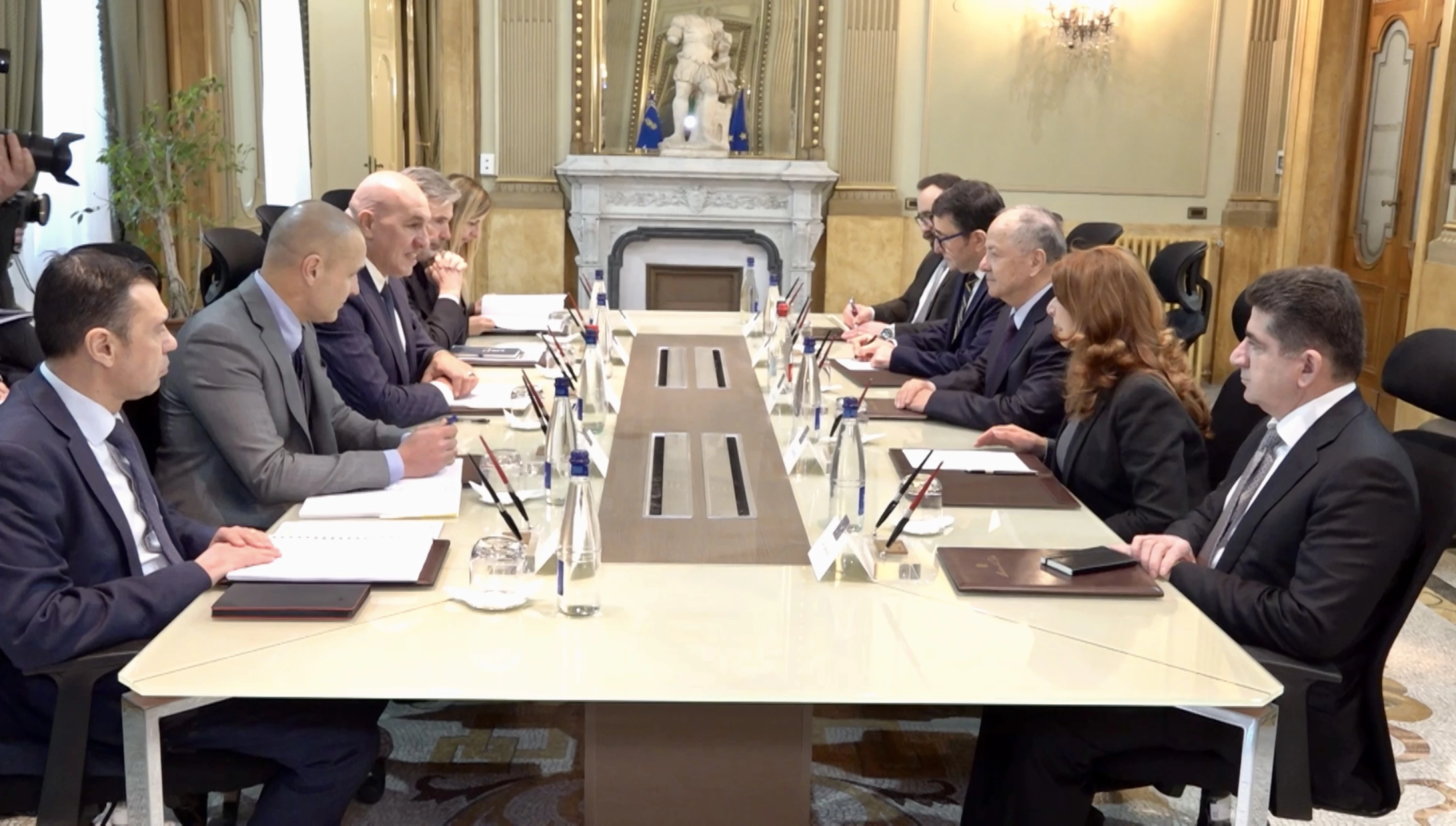 Image of President Barzani discusses Rojava crisis with Italian defense minister