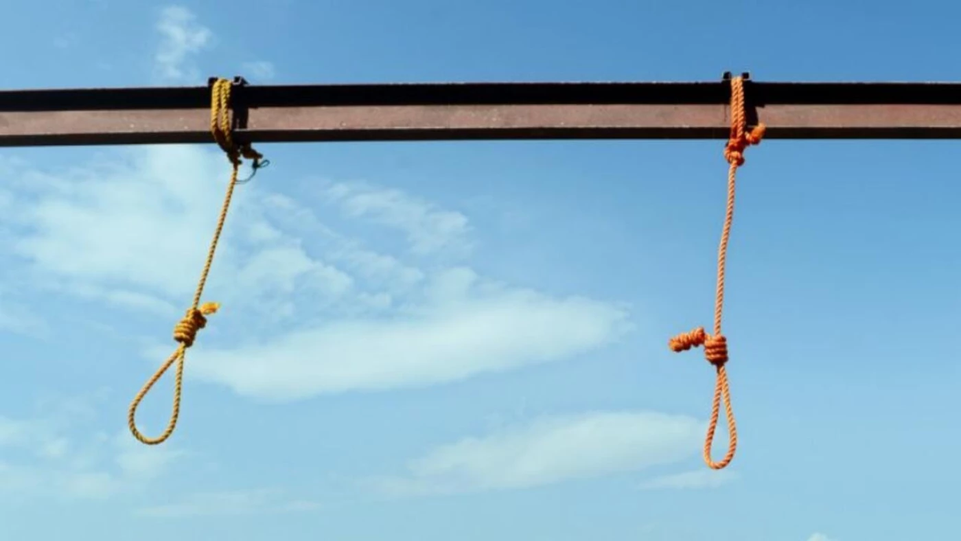 Image of Iran hangs alleged Mossad agent, as war rages on 