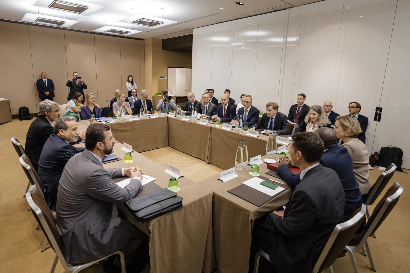 Image of European powers meet with Iranian FM amid Israel escalations