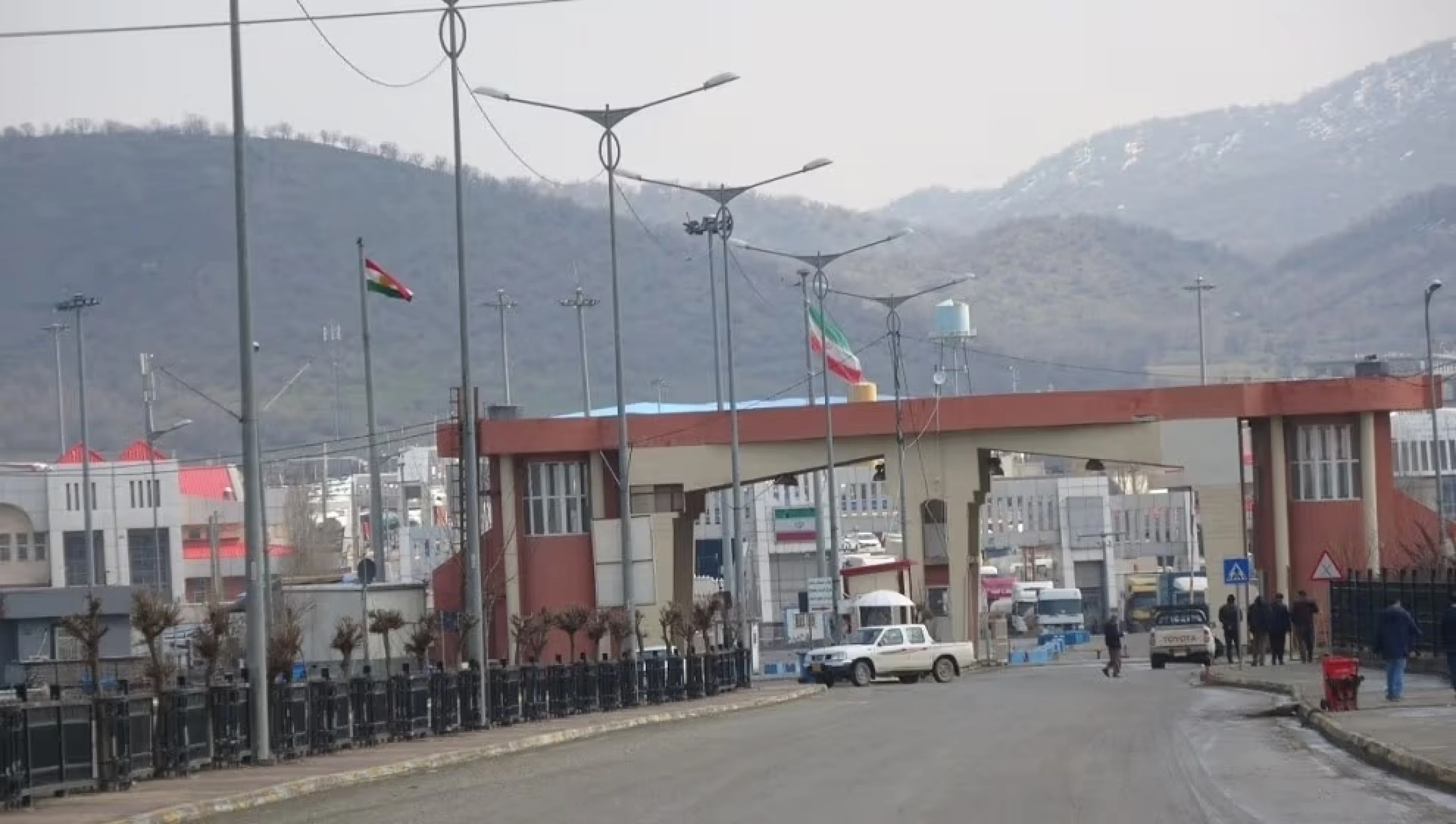 Image of KRG opens trade license office at Iran crossing to boost commerce