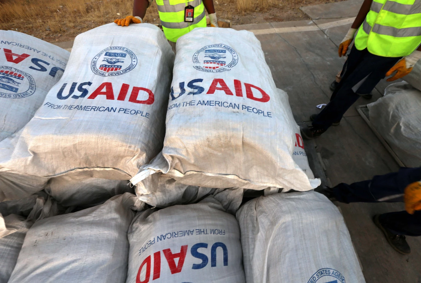 Image of USAID officially shuts down, drawing Obama, Bush criticism