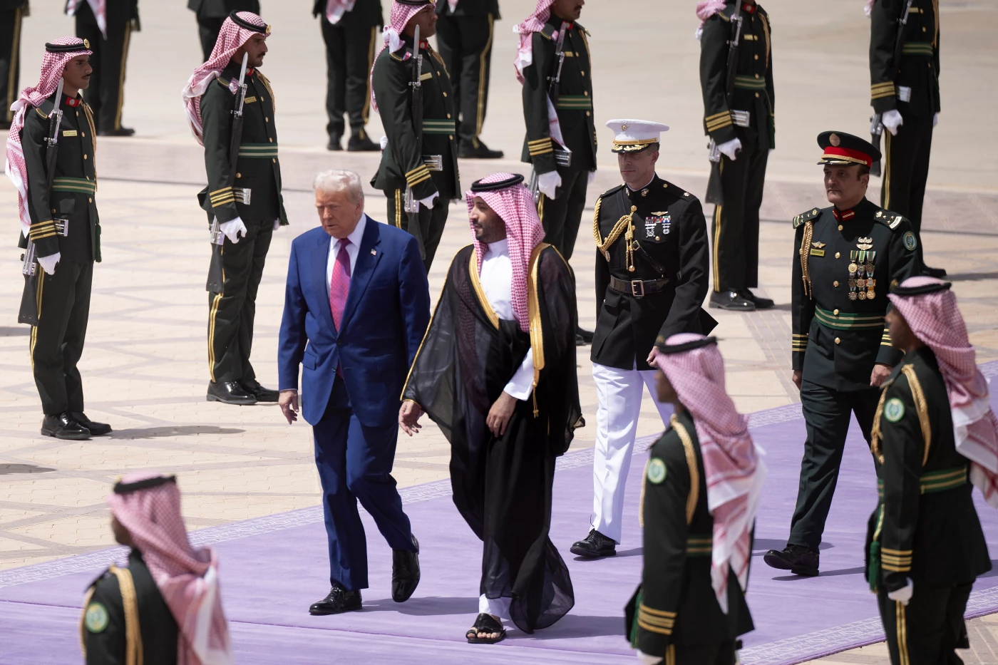 Image of Trump arrives in Saudi Arabia ahead of Gulf tour