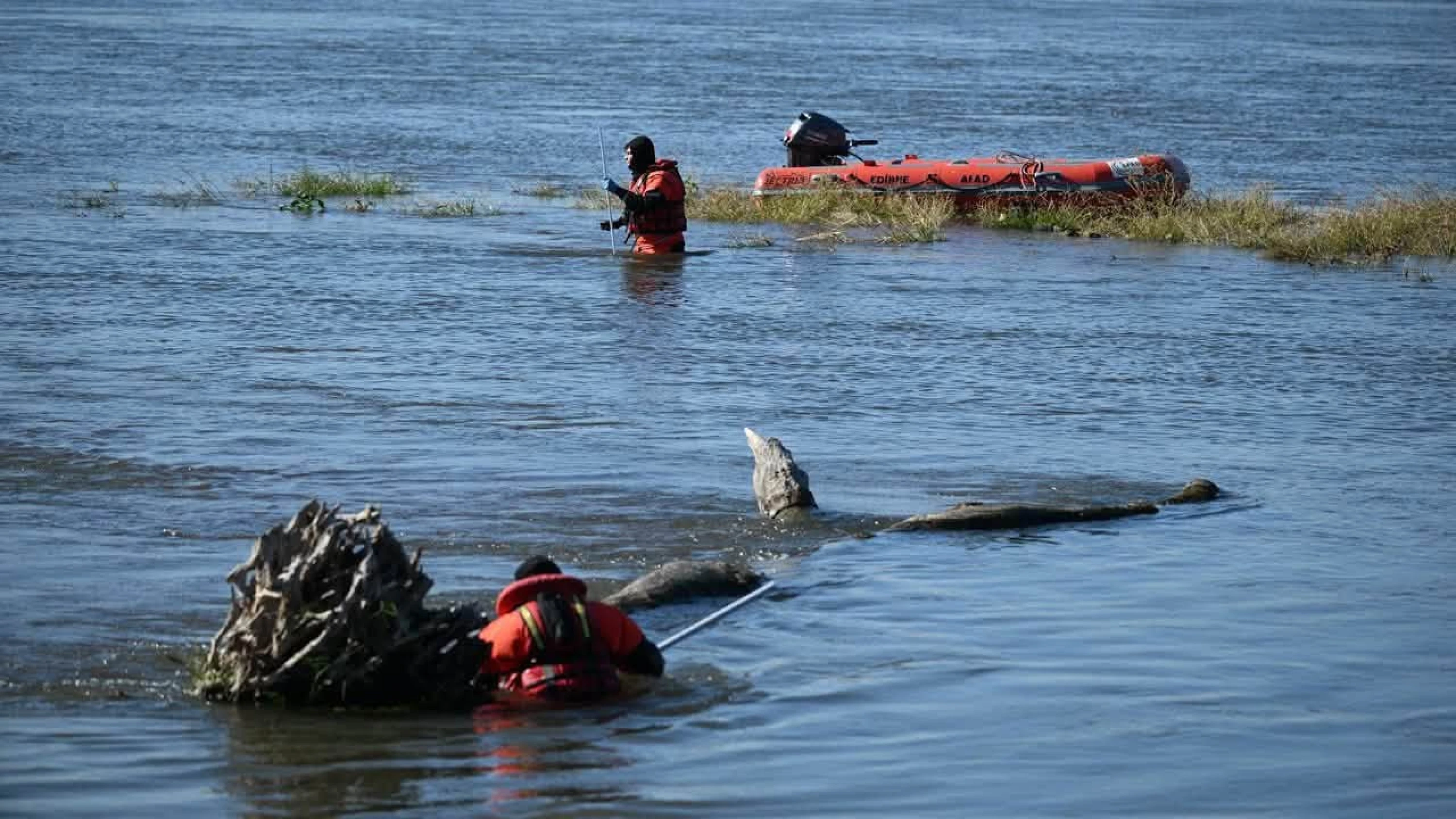 Image of Second Kurdish child found after migrant boat capsizes off Turkey