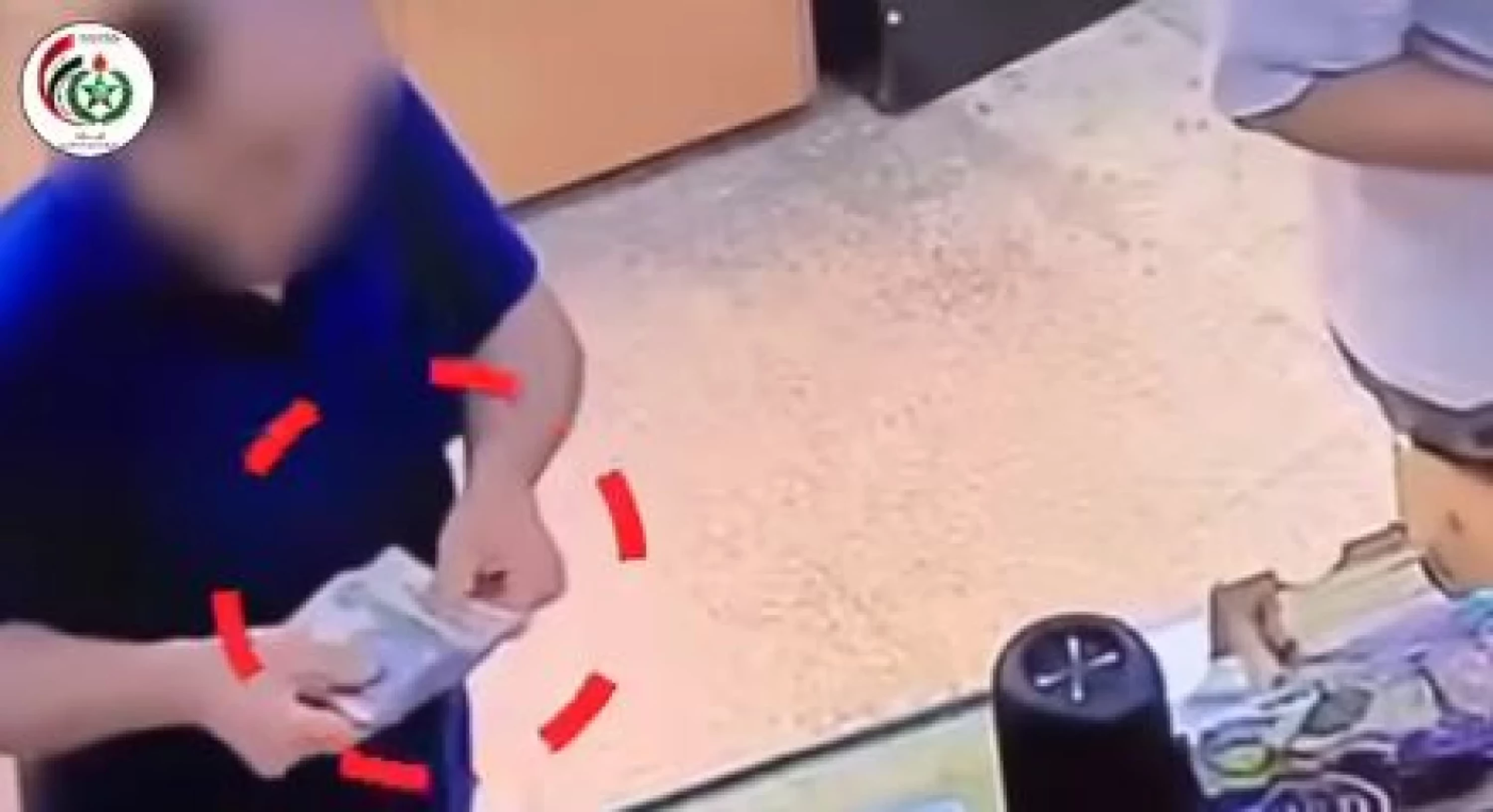 Image of Baghdad police arrest man accused of using 'hypnosis trick' in thefts