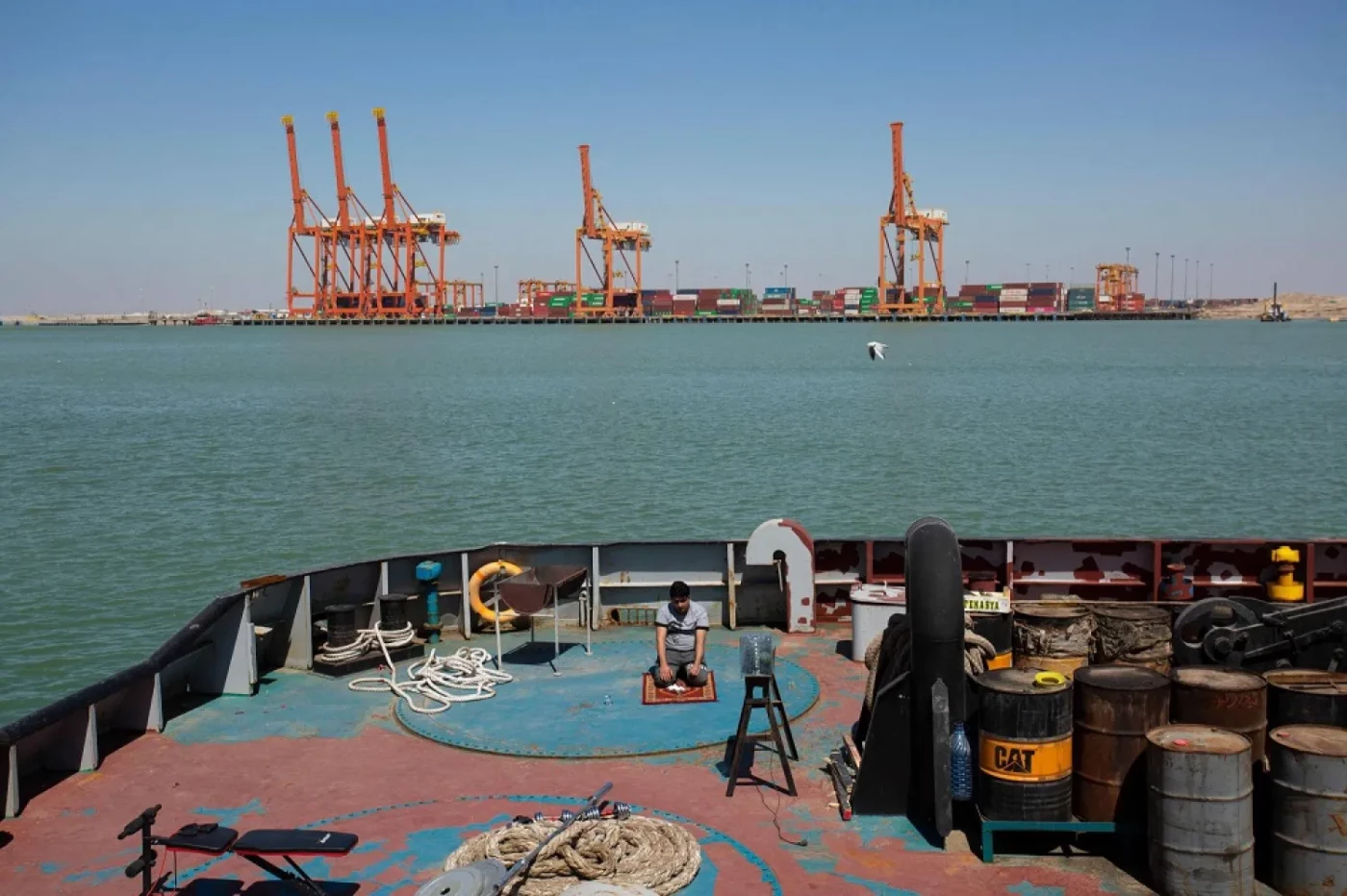 Image of Iraq faces sanctions risk due to oil smuggling: Economist