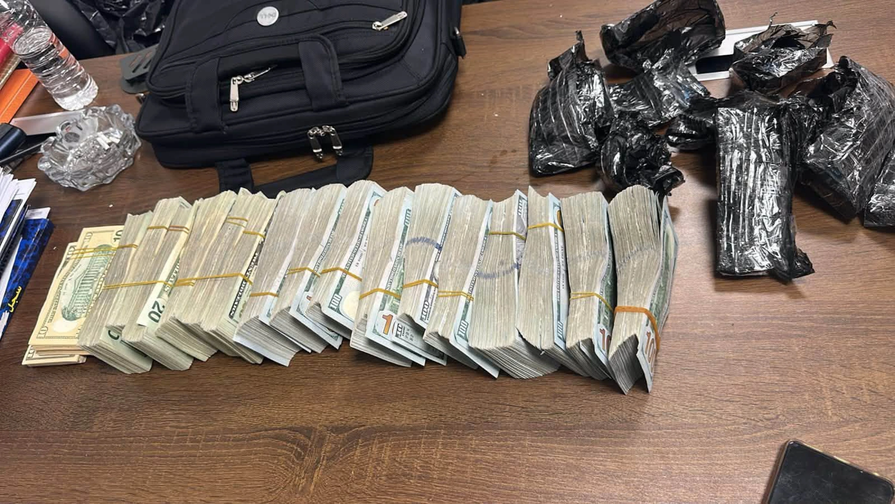 Image of Iraq foils dollar smuggling attempt in Kirkuk as parallel market gap persists