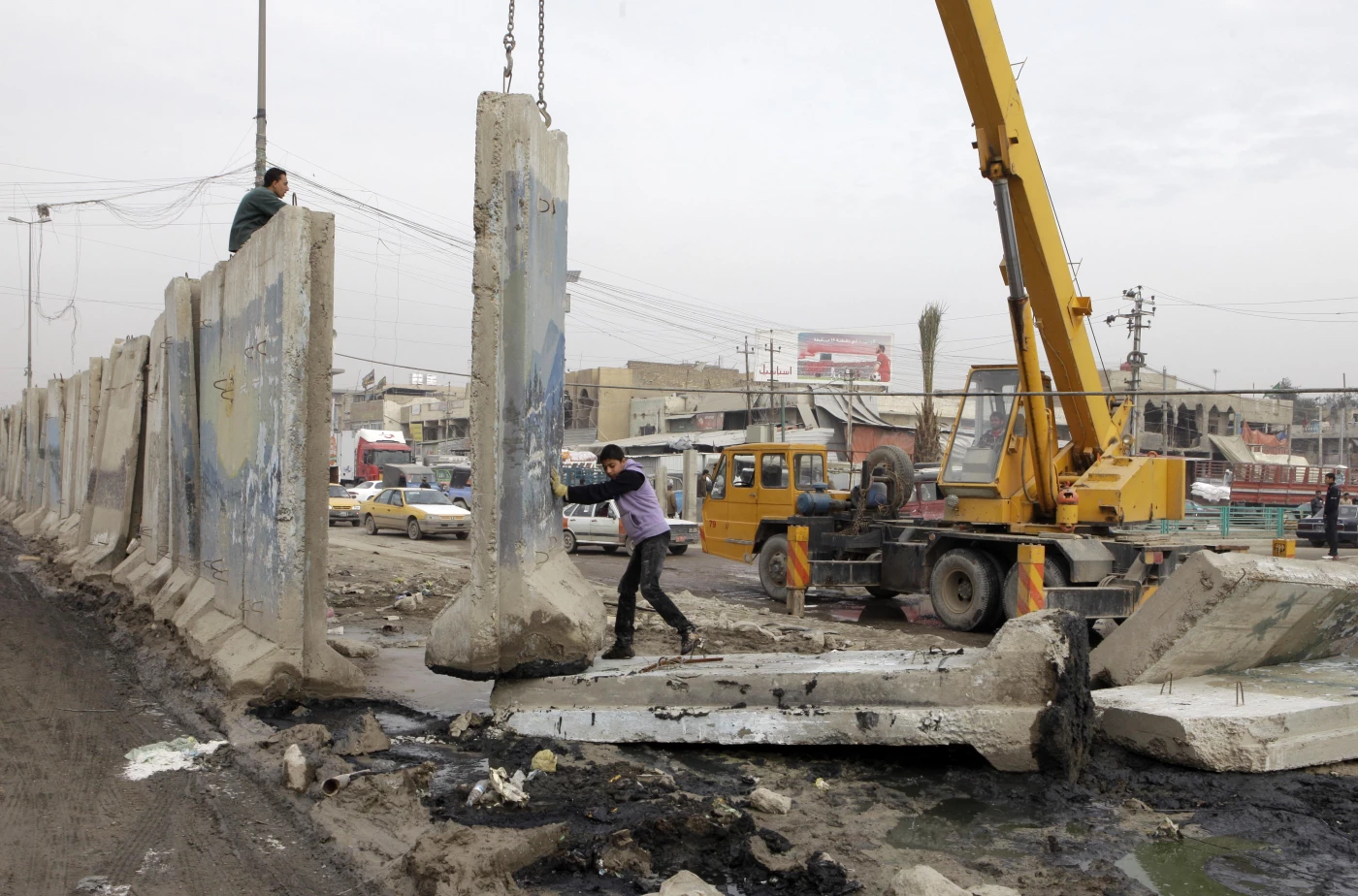 Image of Authorities remove 90 percent of concrete barriers in Baghdad amid improved security 