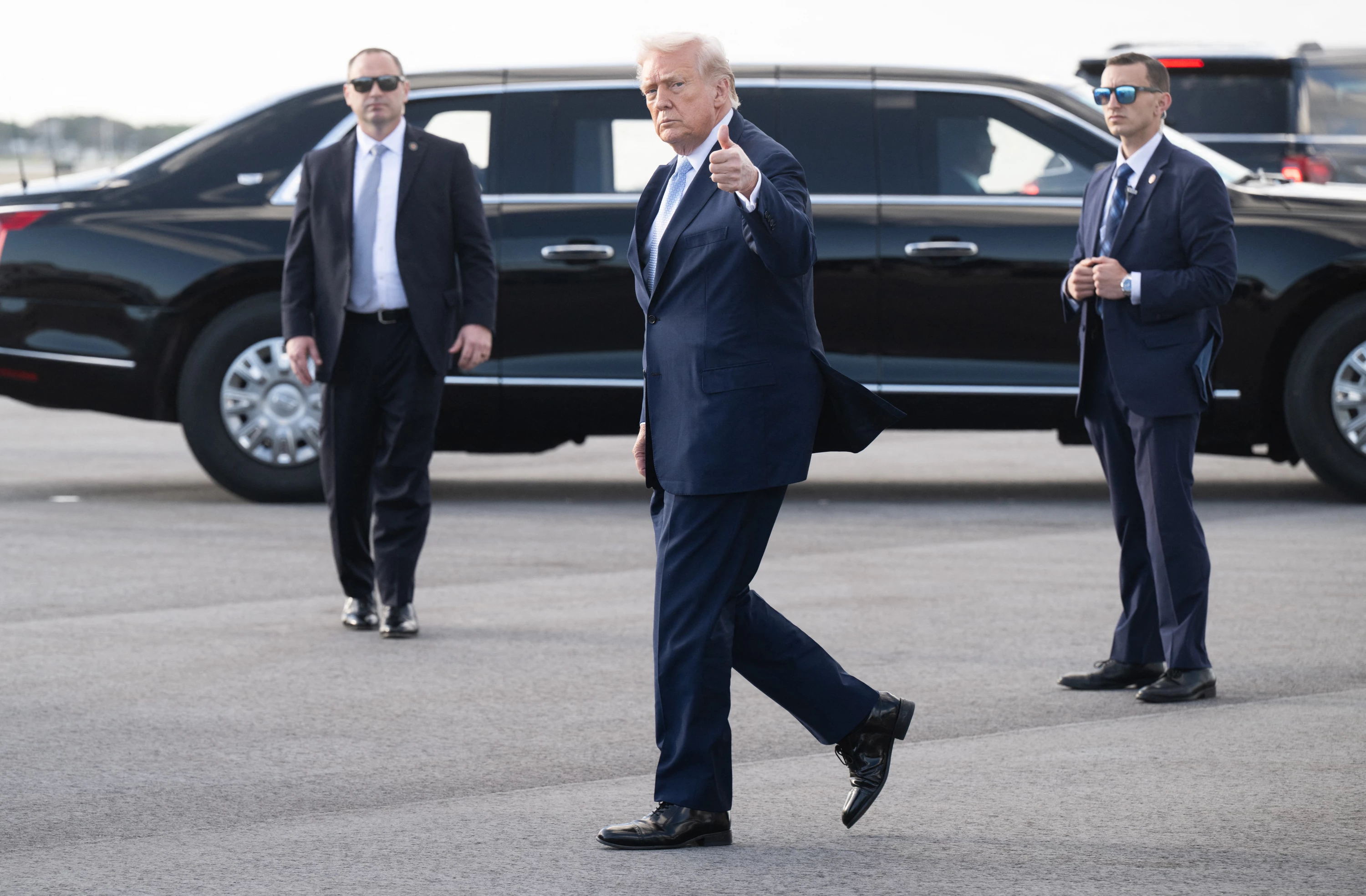 Image of Trump threatens to ‘obliterate’ Iran power plants unless it reopens Hormuz