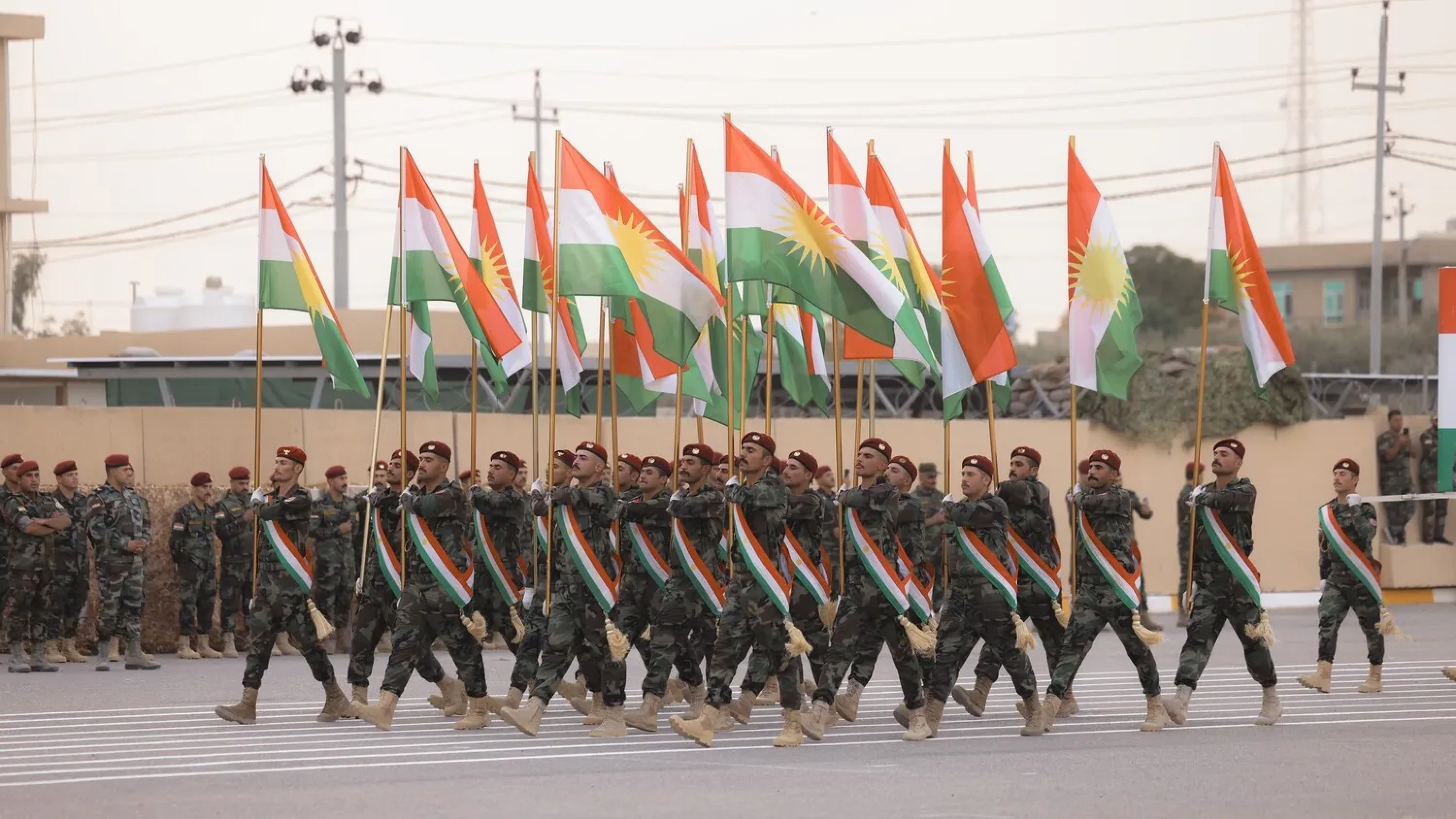 Image of PM Barzani signs key decree facilitating Peshmerga unification