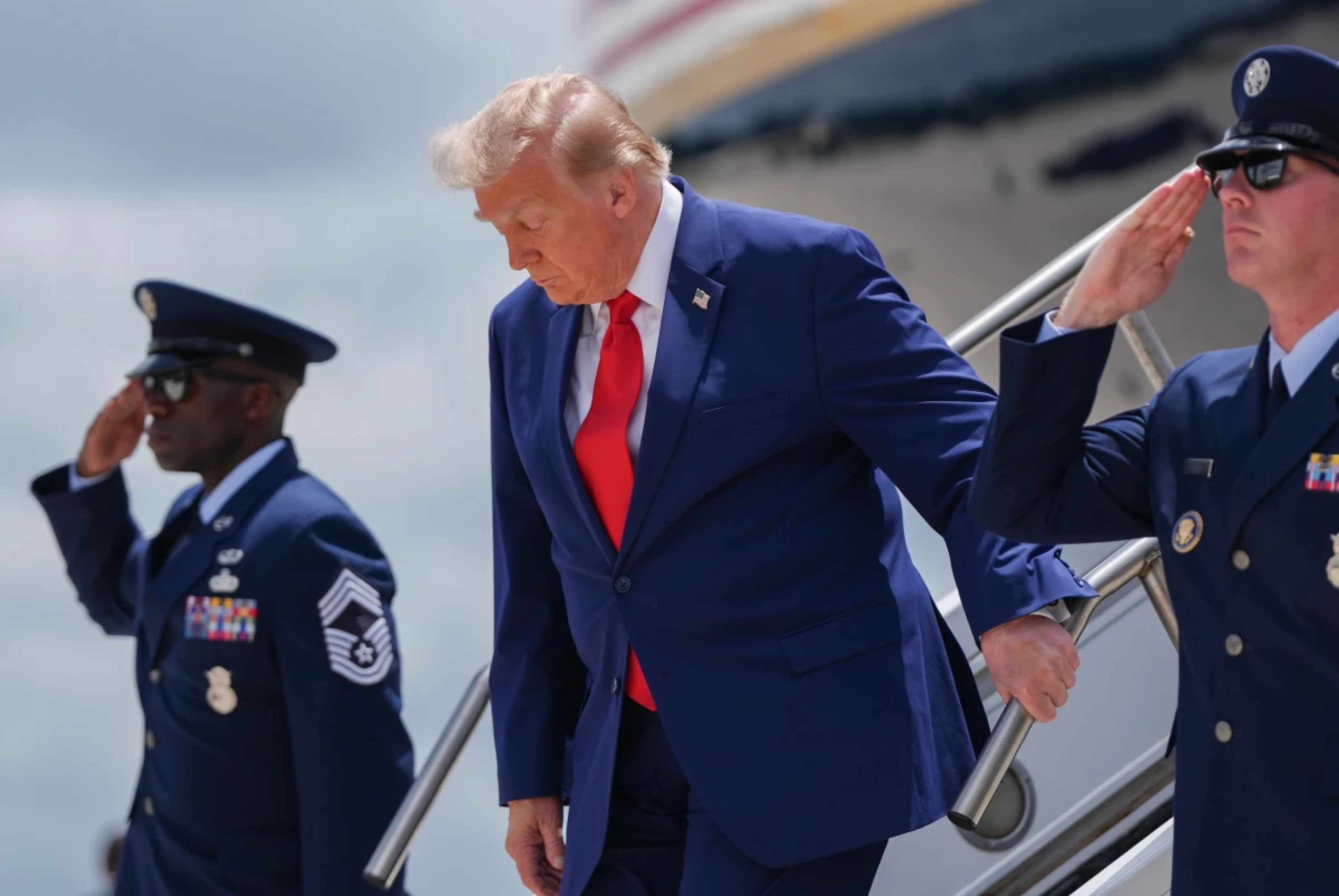 Trump imposes double-digit tariffs on dozens of countries as his 10% levies are set to expire Friday The United States will slap taxes of 10% to 12.5% on imports from 60 trading partners accounting for 99% of U.S. imports.