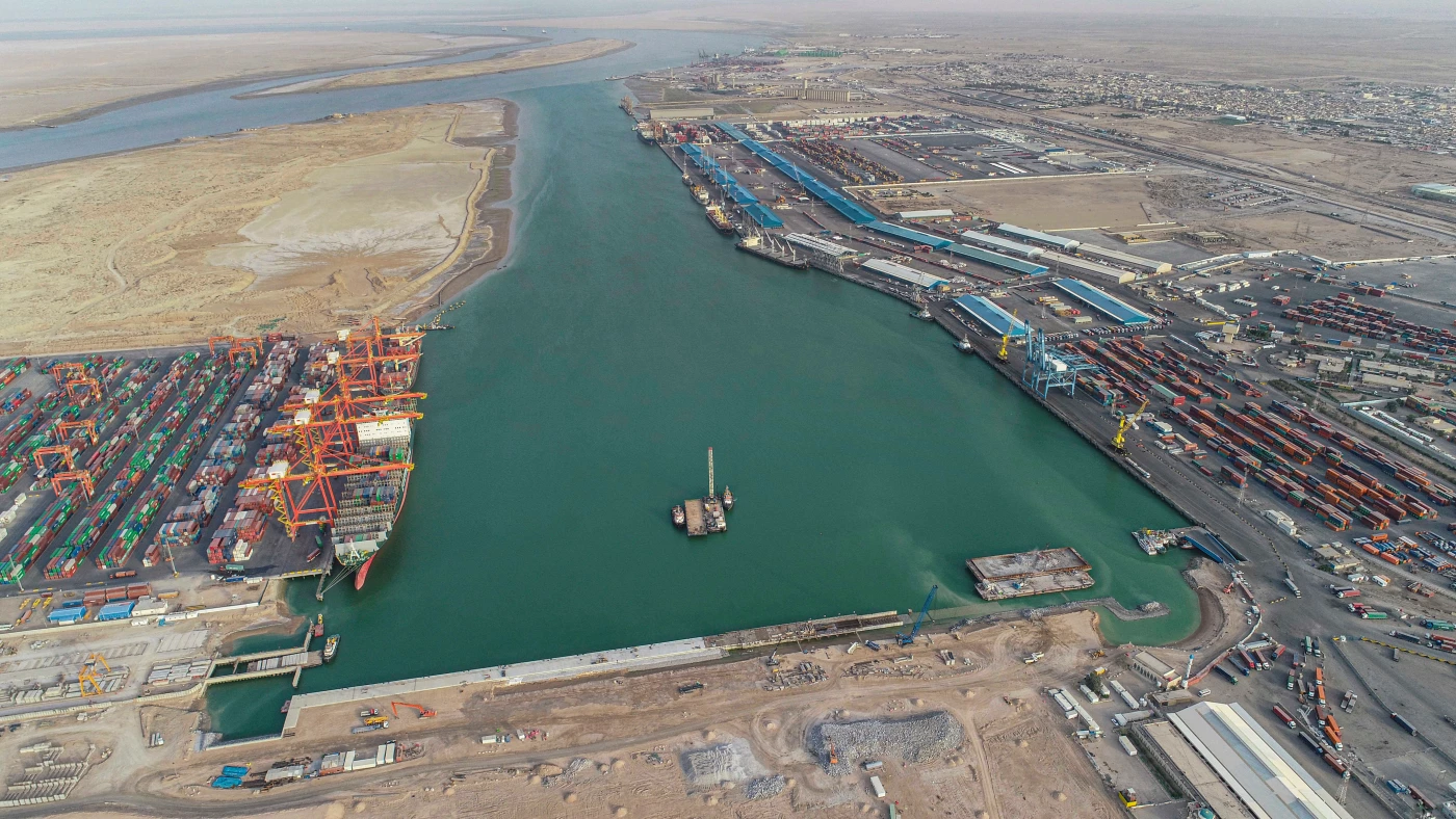 Image of Kuwaiti boats cross into Iraqi waters near Basra