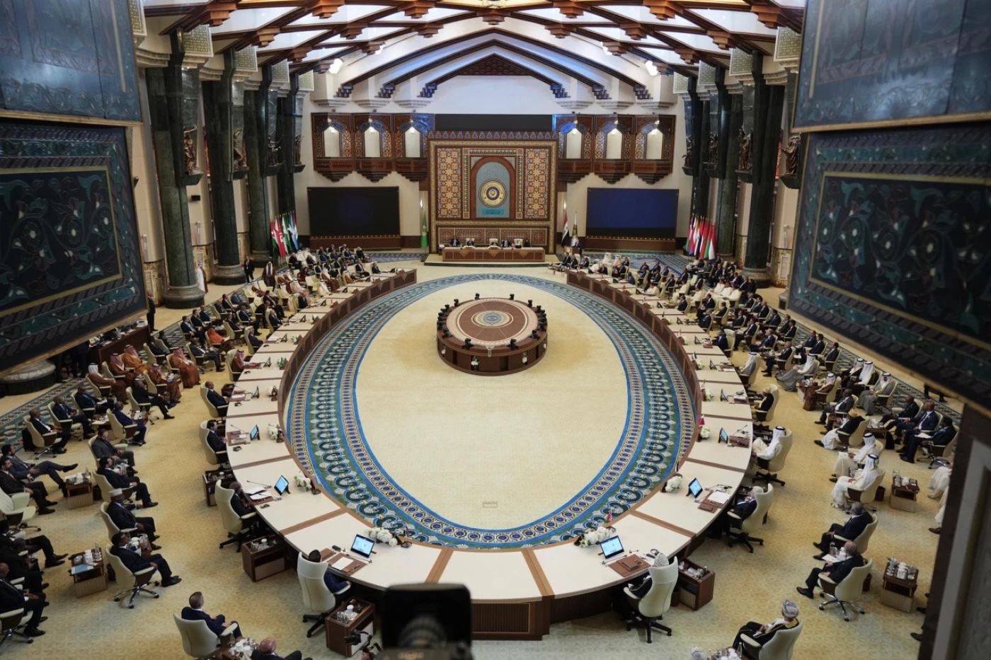 Image of From high-profile snubs to early leavers: Baghdad's disastrous summit 
