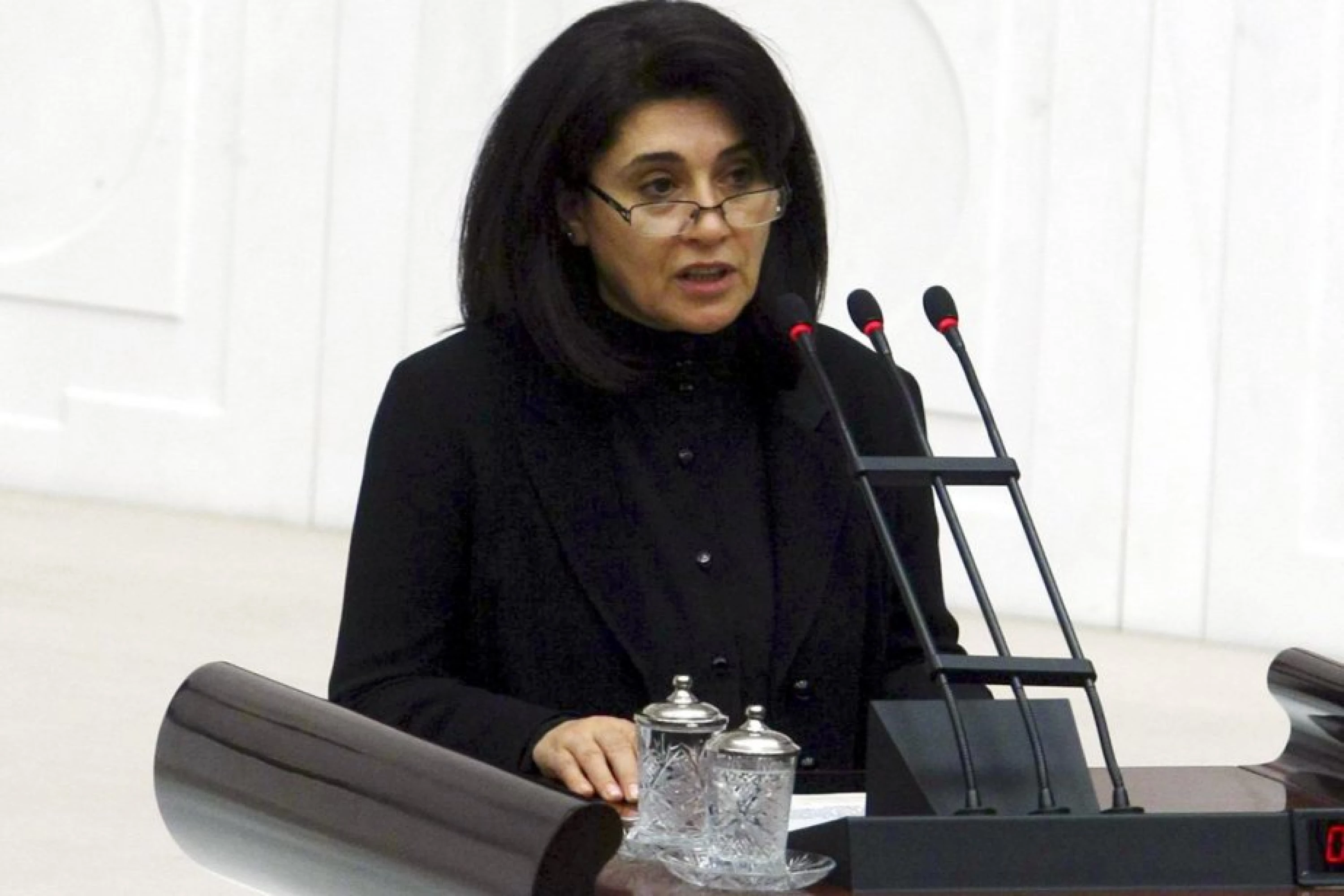 Image of DEM Party condemns racist, sexist football chants against Kurdish politician Leyla Zana