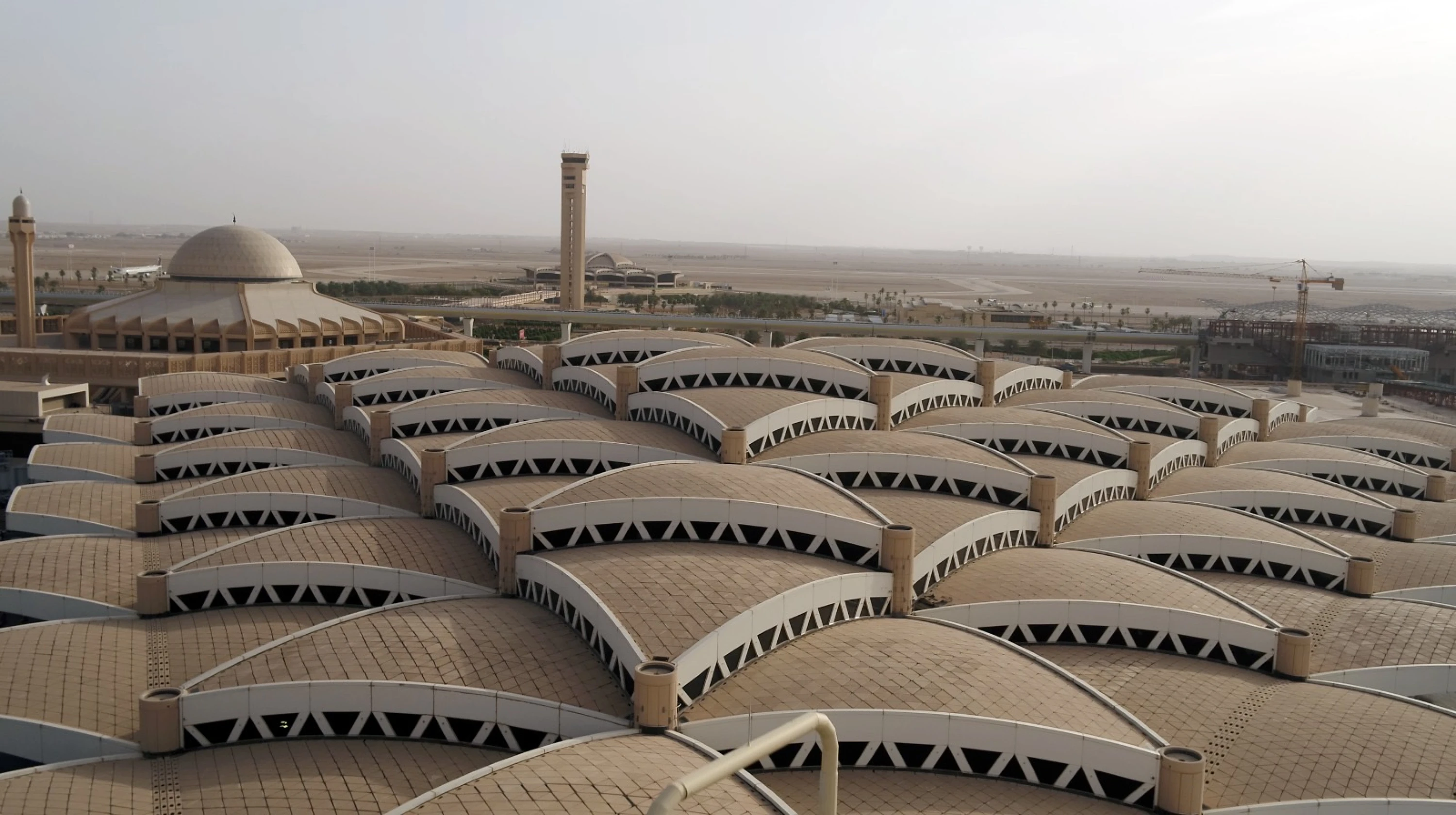 Image of Western embassies urge citizens to avoid Riyadh airport amid attack