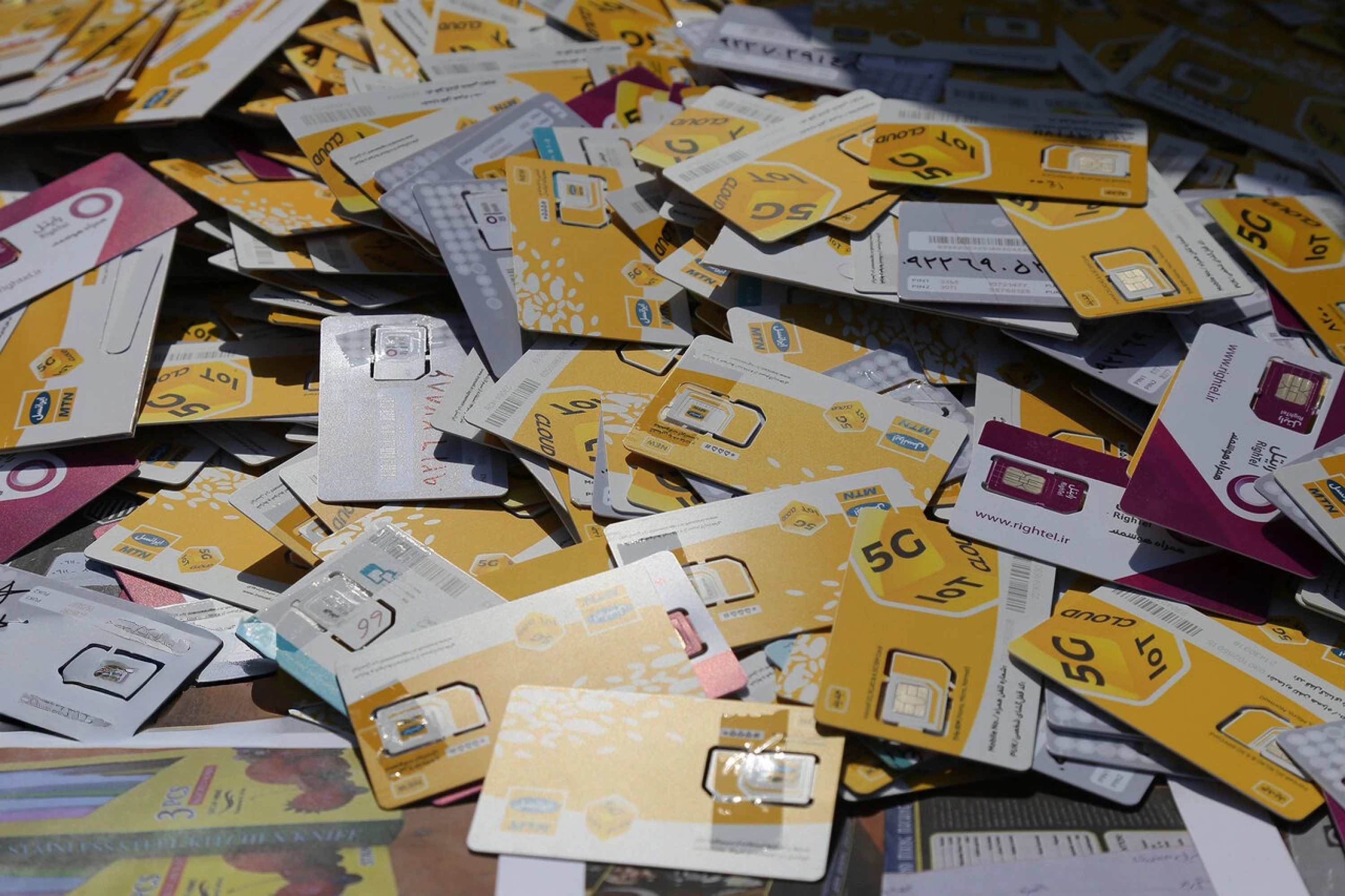 Image of Iran begins ban on ‘white SIM cards’ for all users, officials included