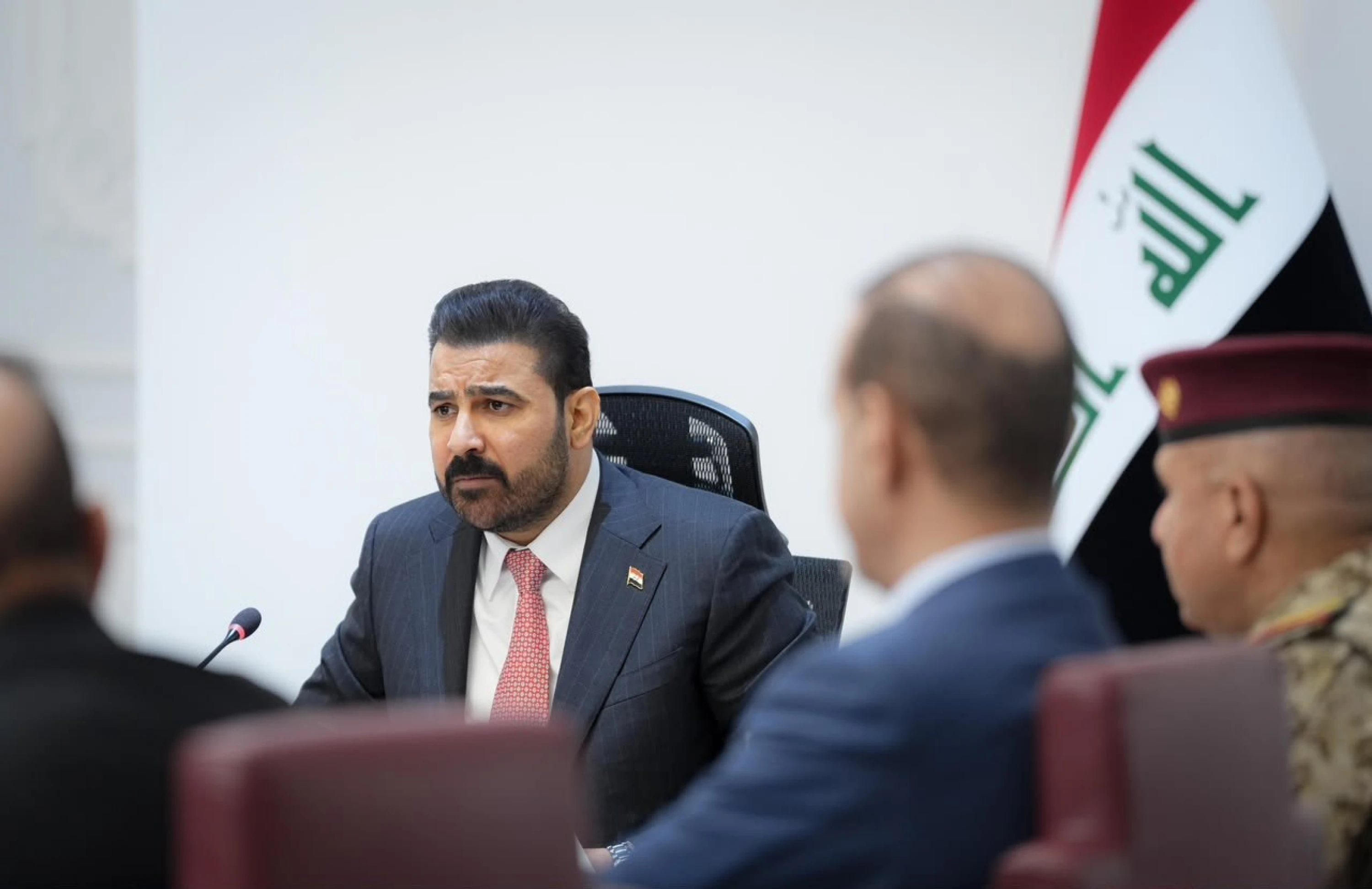 Image of Iraqi PM directs formation of draft law for restricting weapons 