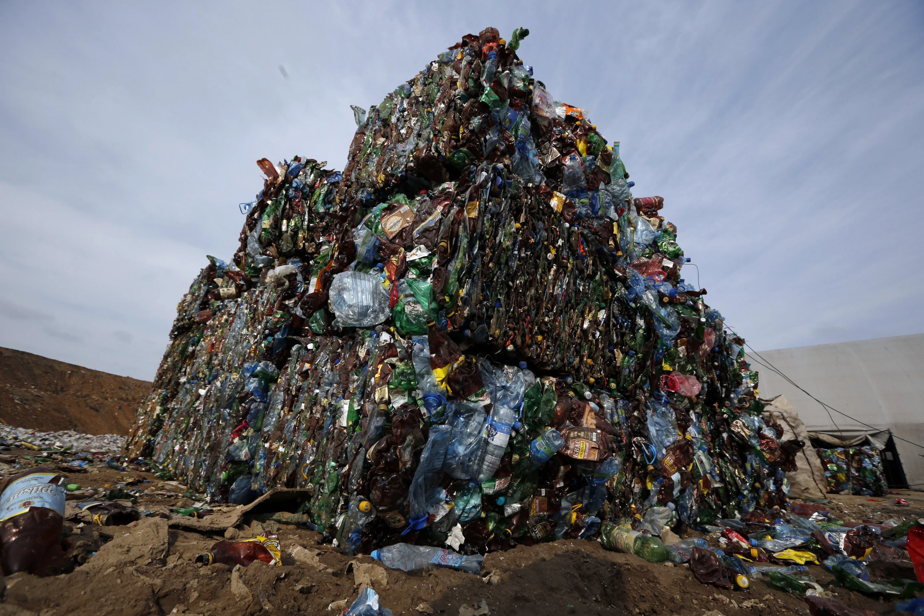 Image of Iraq produces around 16,000 plastic waste daily: Ministry