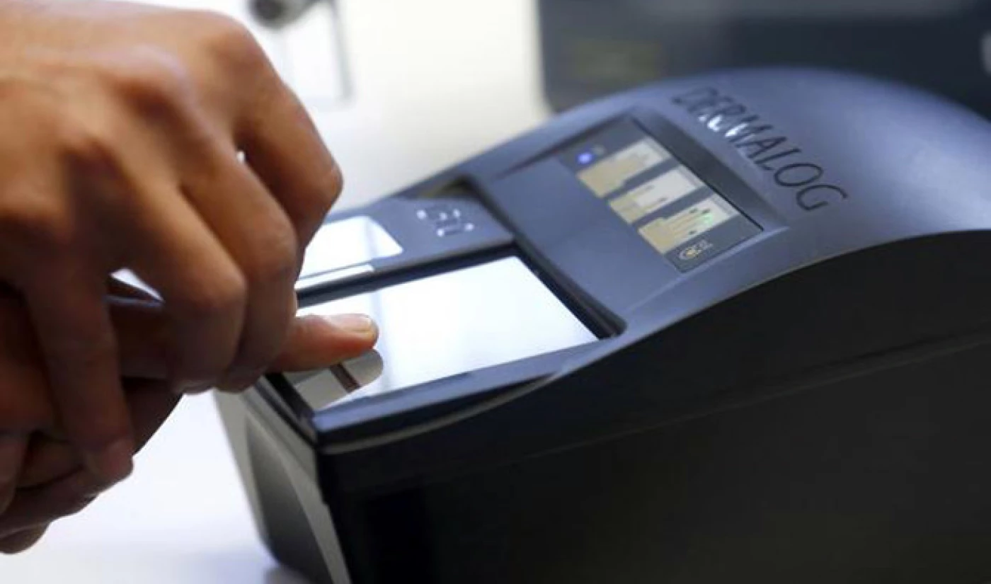 Over 8 million Iraqi voters yet to complete biometric registration  Image