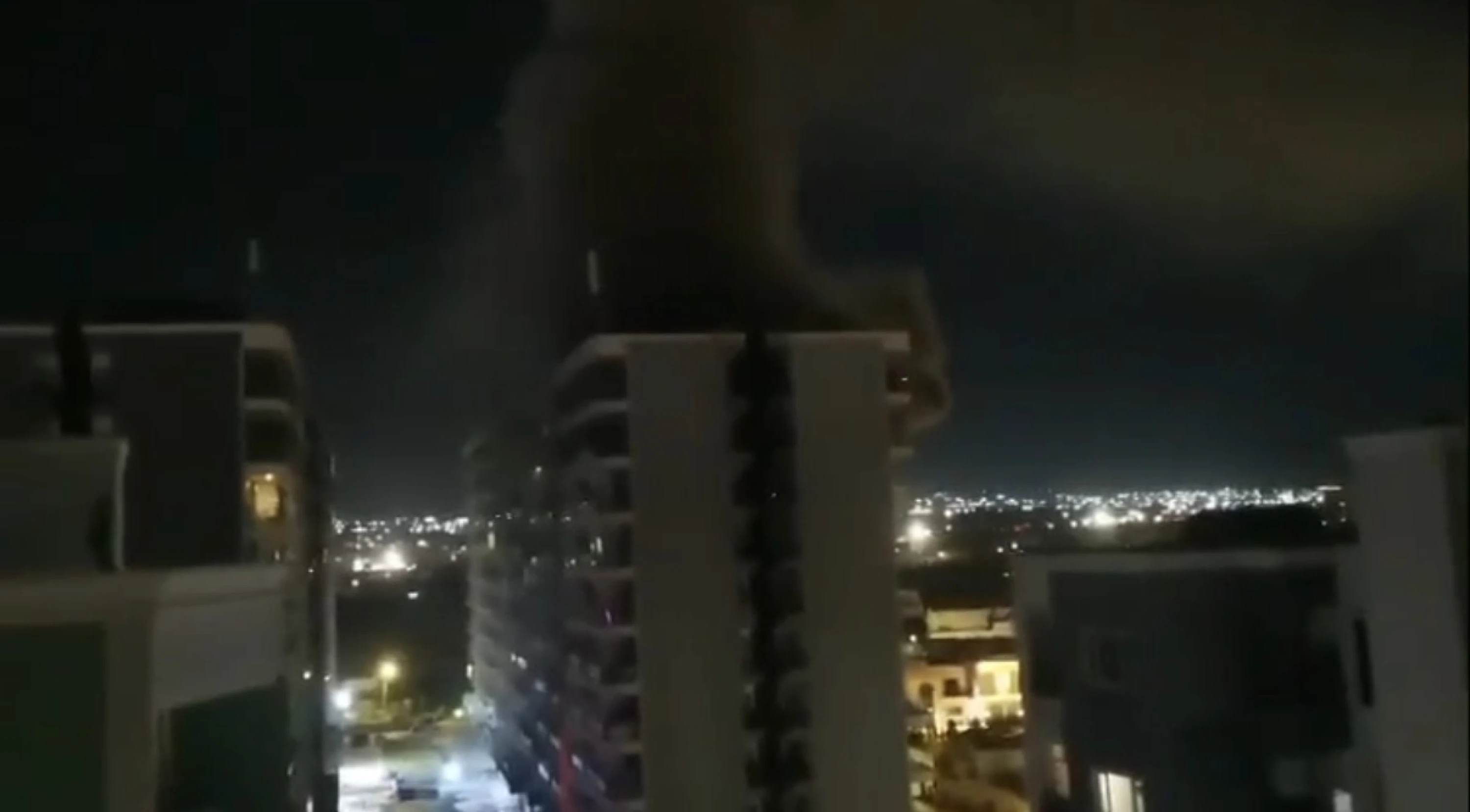 Image of Fire traps several people in Erbil residential complex