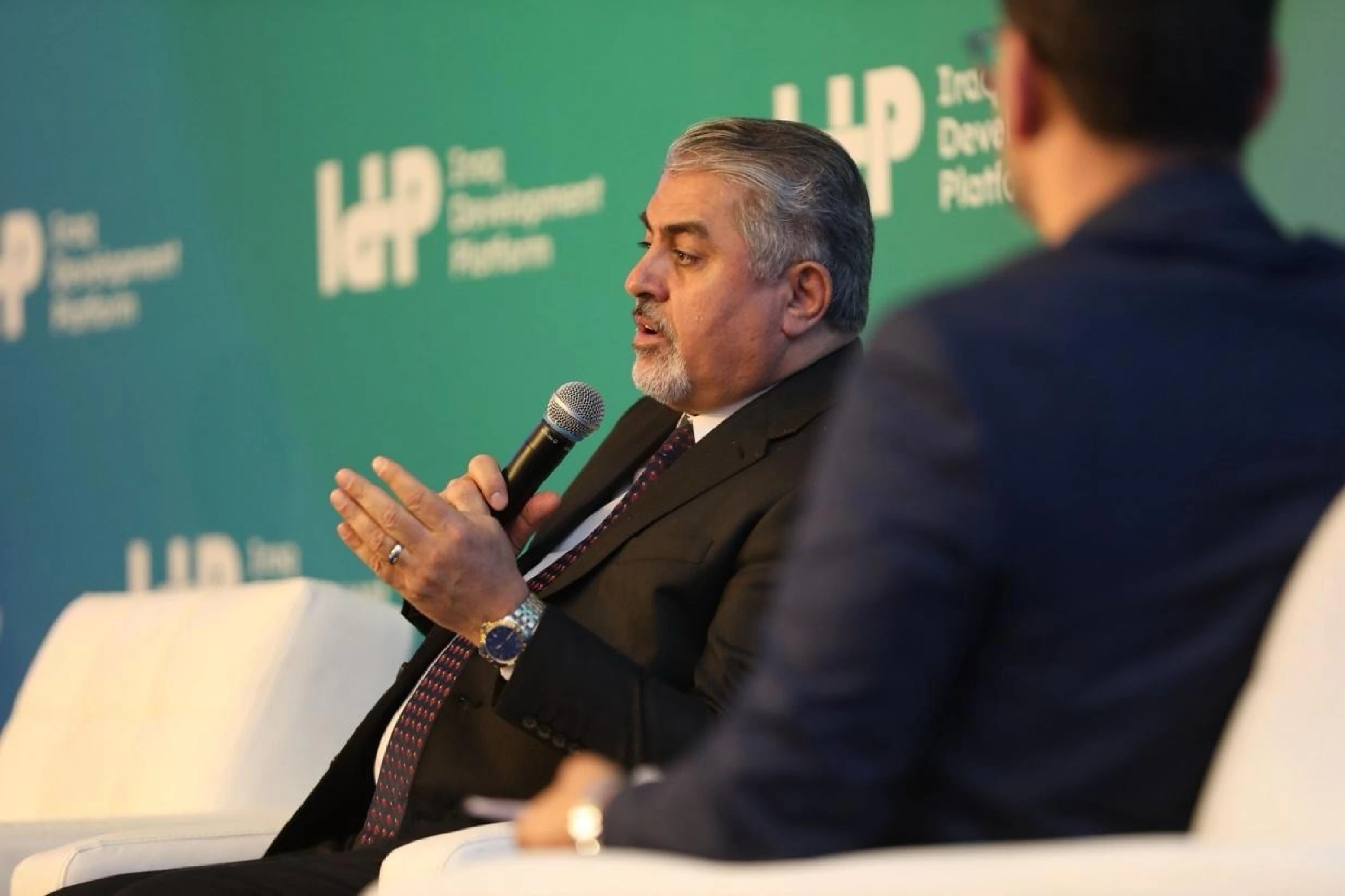 Image of US sanctions Iraqi deputy oil minister for allegedly diverting funds to Iranian proxies
