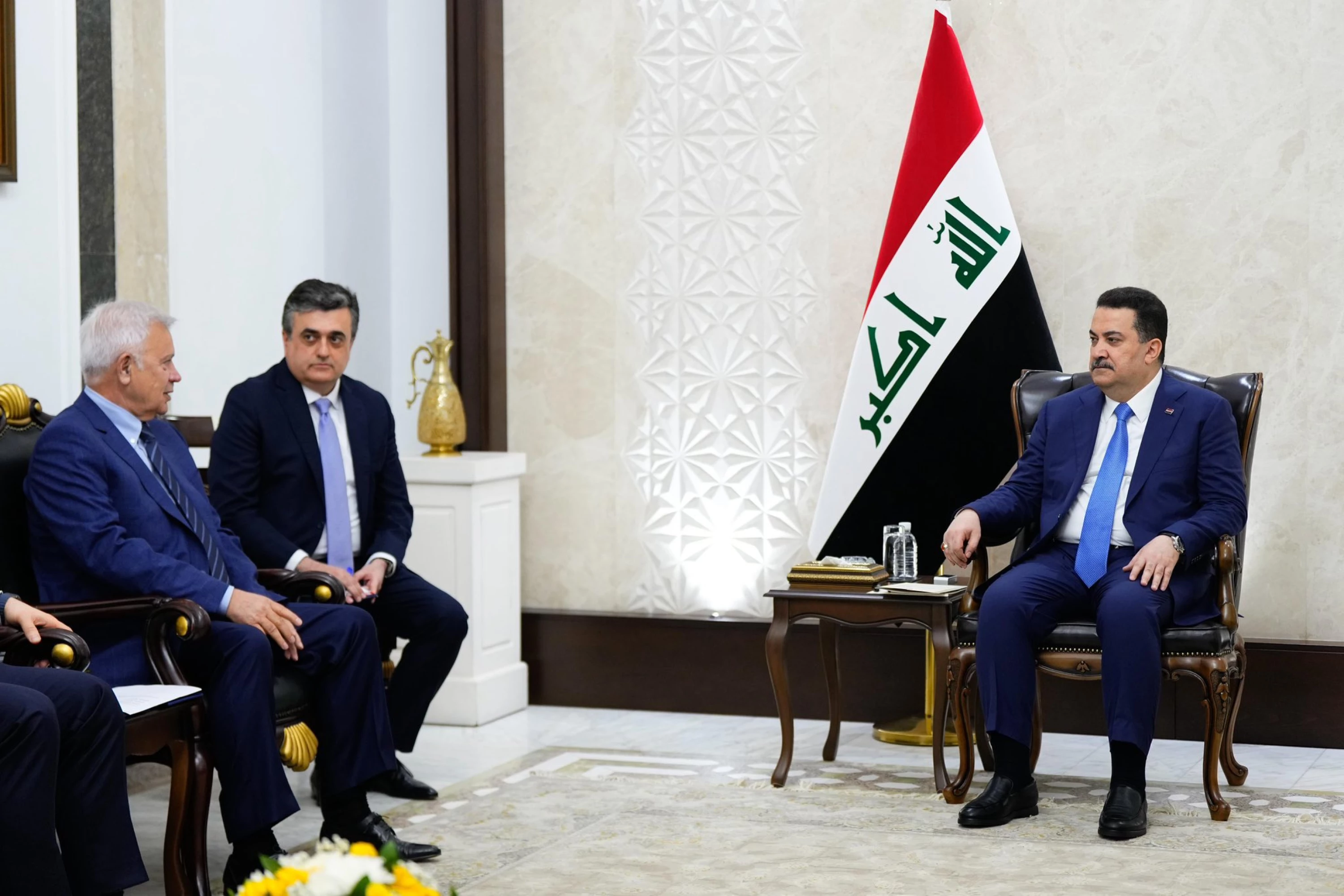 Iraqi PM meets Russia's Lukoil founder to discuss oil production amid US sanctions Image