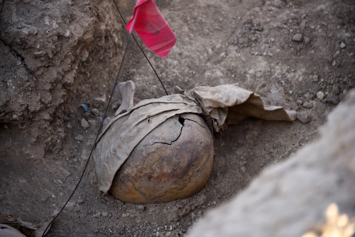 Iraq begins exhuming ISIS mass grave in Nineveh Image