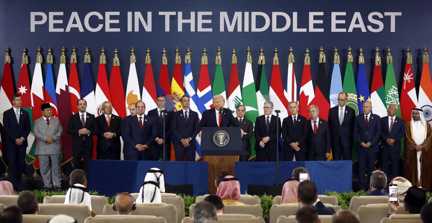 Image of Trump, regional leaders sign Gaza peace deal guarantee