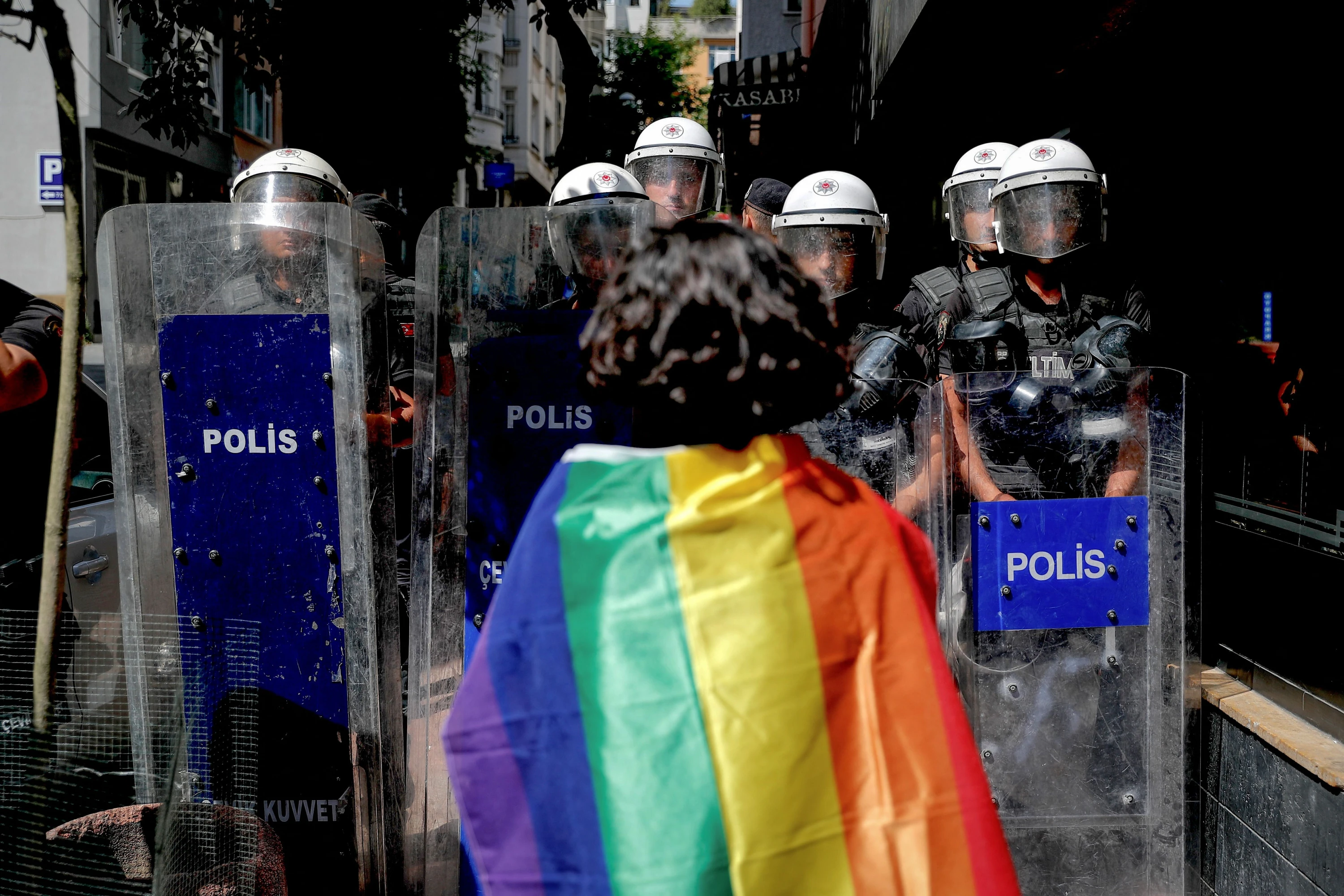 Image of DEM Party condemns Turkey’s LGBT+ crackdown, says incongruent with peace process