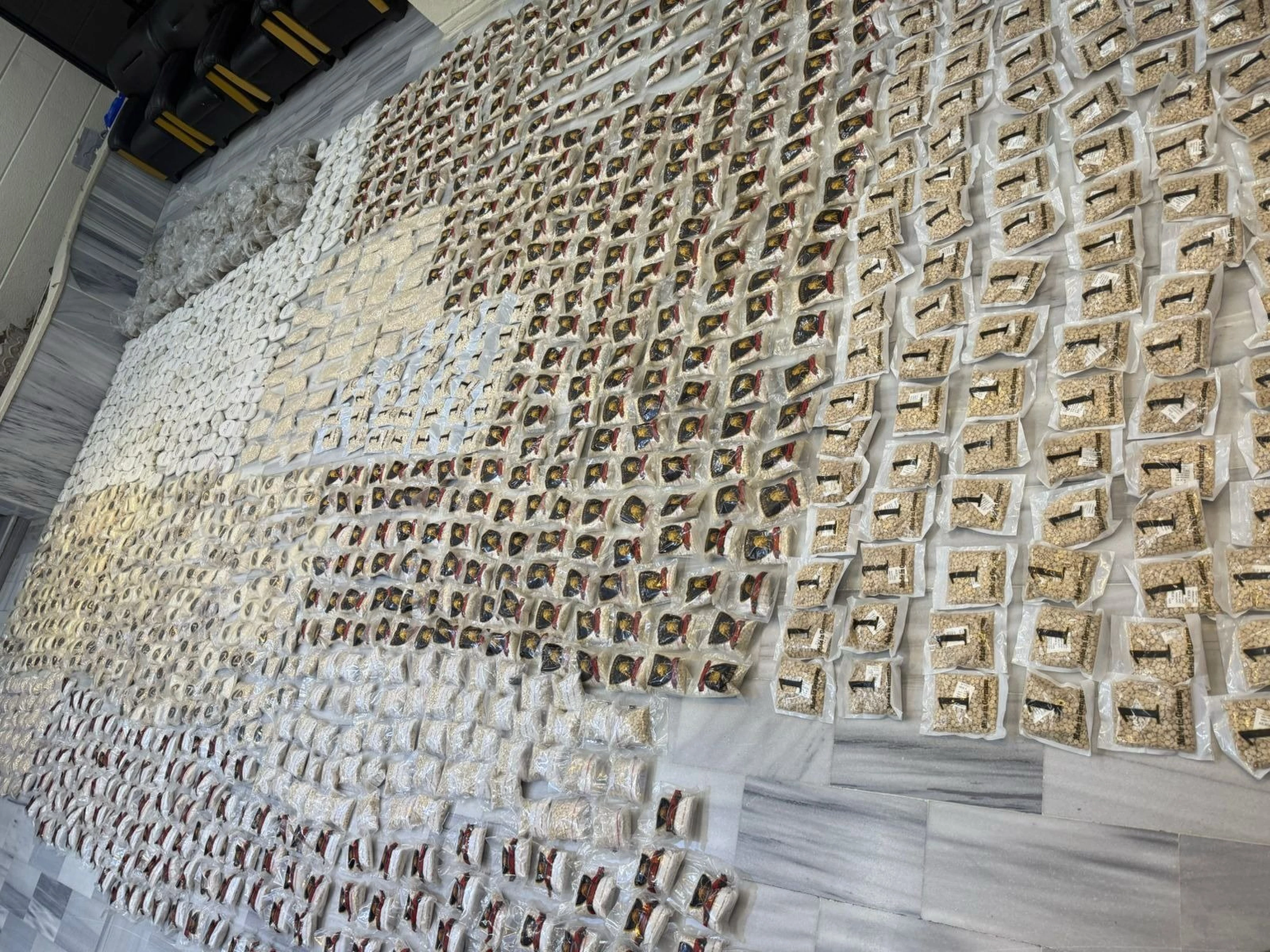 Image of Iraqi, Syrian forces seize 370 kilograms of drugs in joint operation 