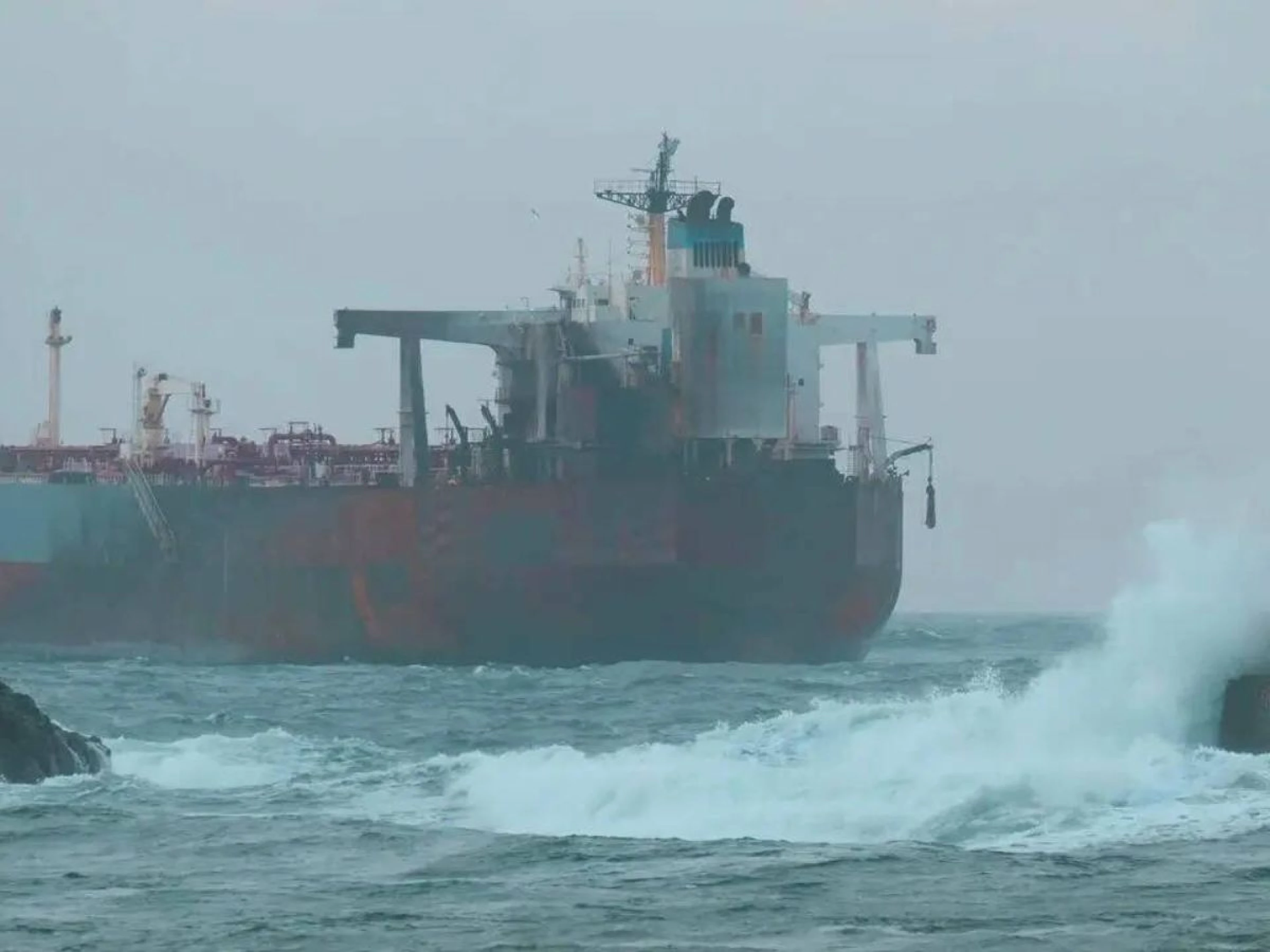 Image of Turkish-operated oil tanker attacked: Minister 