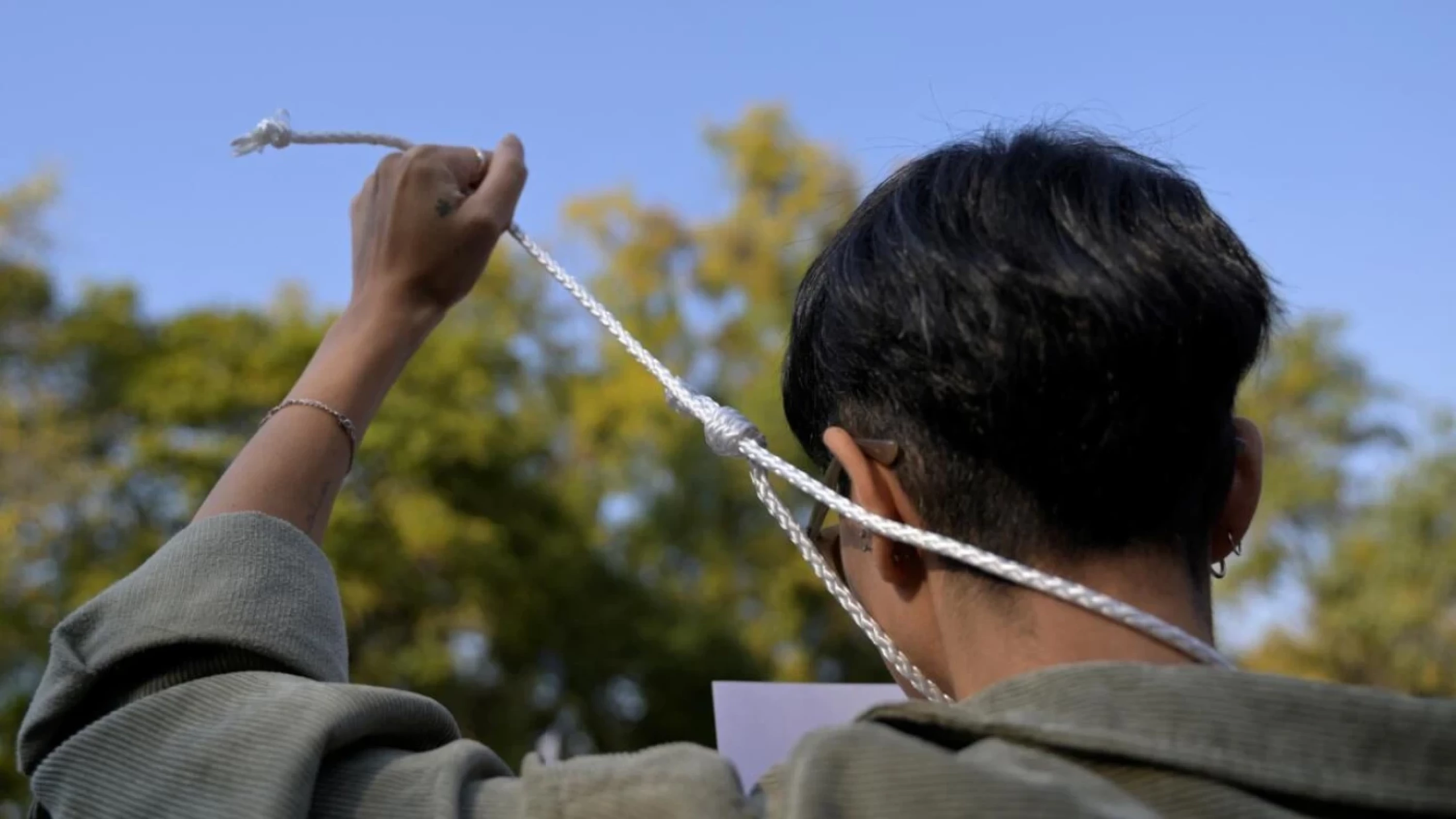 Image of Iran hangs alleged ‘key’ Mossad spy