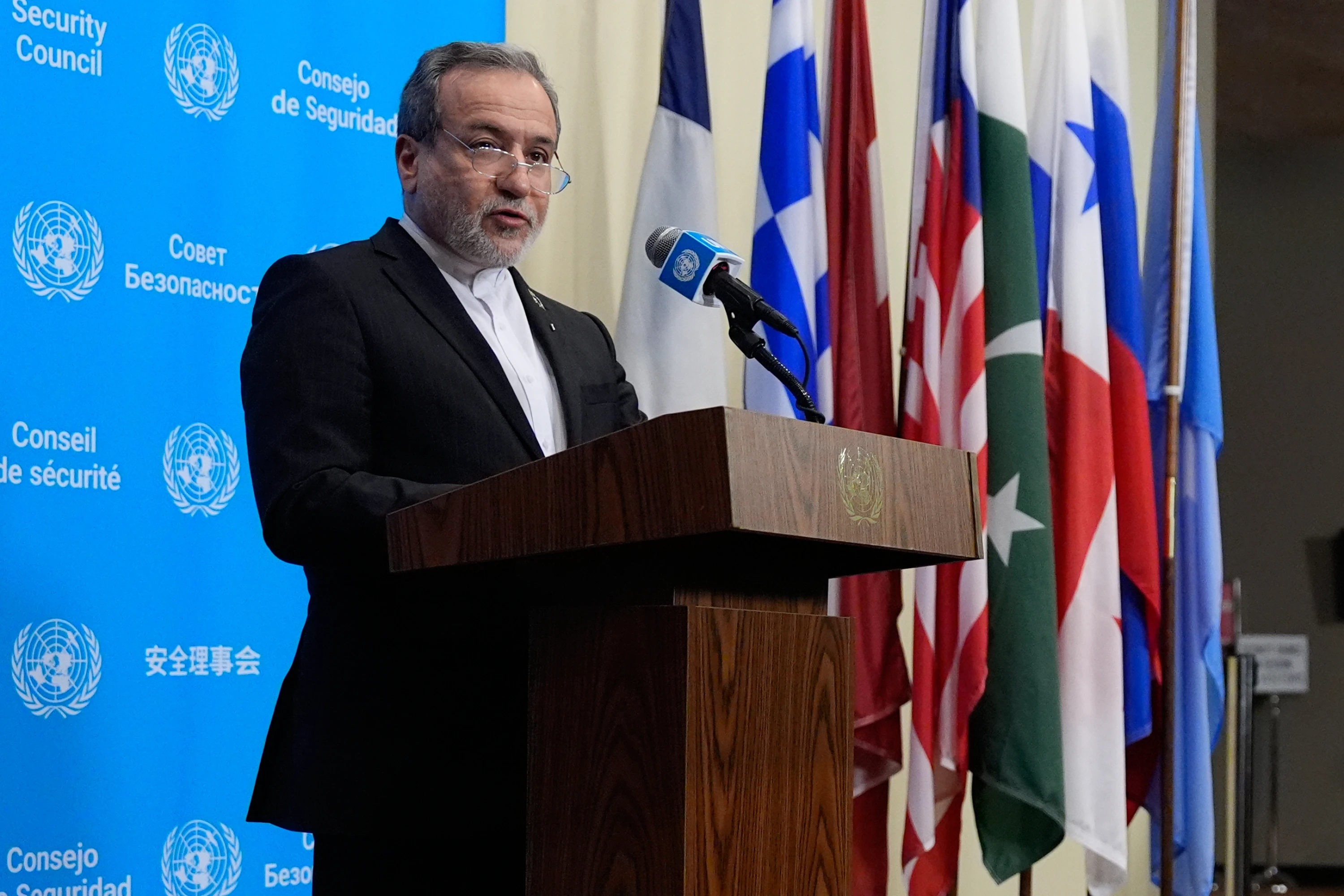 Image of Hormuz to reopen within a week of US accepting Iran proposal: Araghchi 