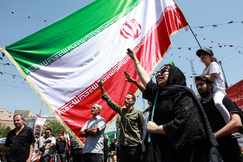 As economic pressure mounts, Iranians make trade-offs to stay afloat