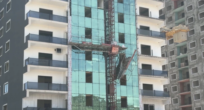 Construction hoist collapse killsRead More..